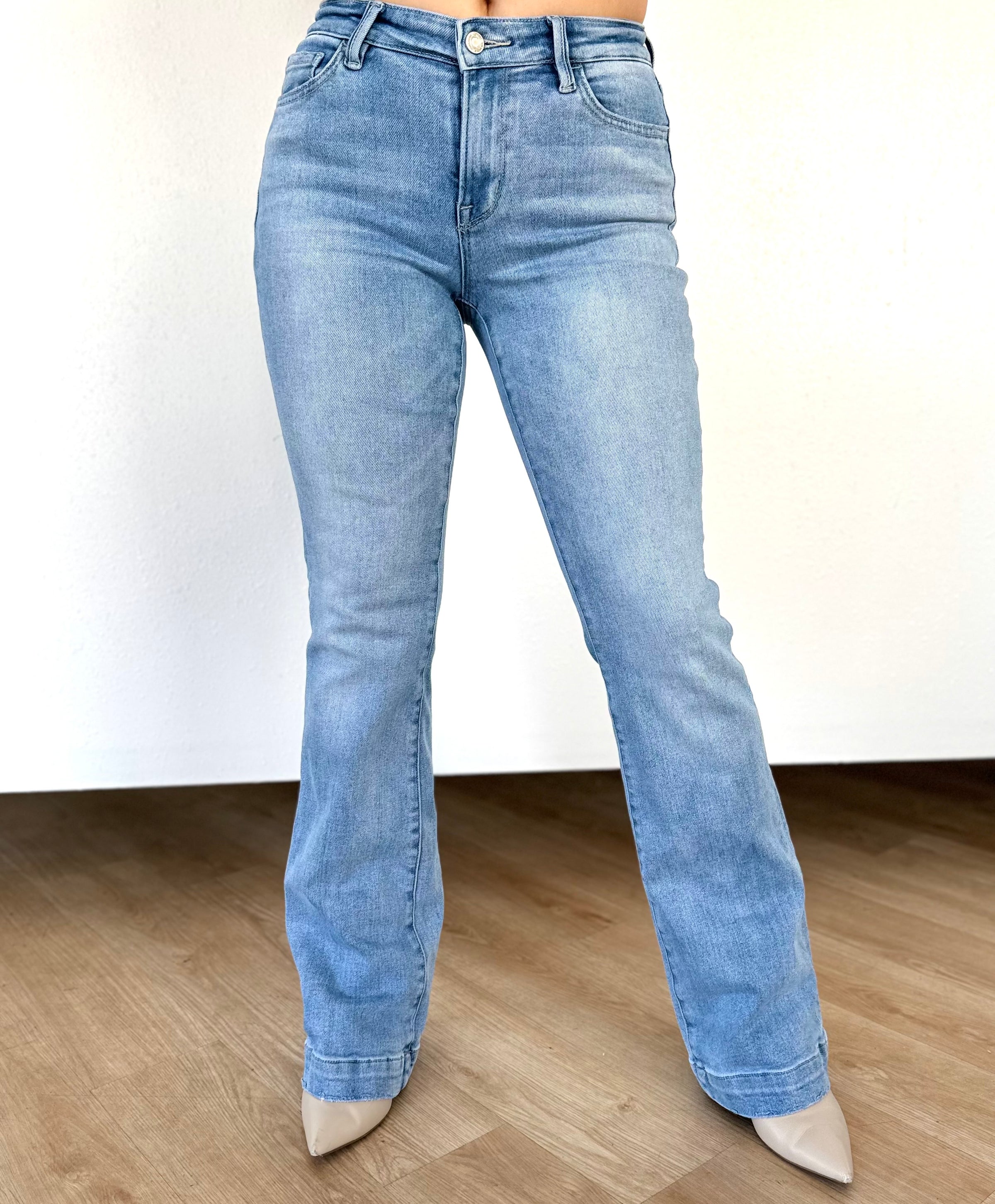 Vervet Legendary Mid Rise Bootcut Jeans